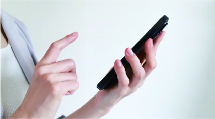 スマホでのライブビュー確認や暗視モード機能のイメージ